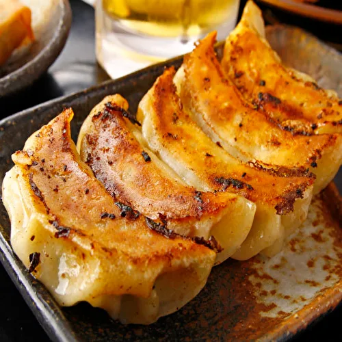 厳選素材を真心こめて手仕込み【餃子酒場ちゃおまる】