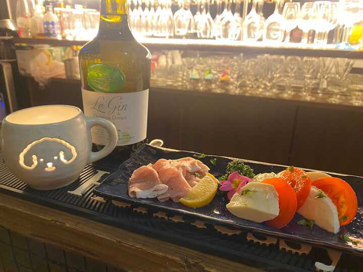 創作料理とスイーツ、お酒のペアリングが絶妙!隠れ家ダイニング【CAFELOUNGE MO-NYAN】