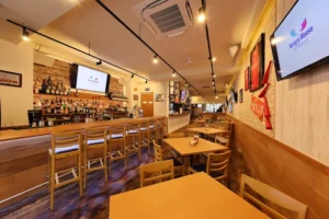 ハングリームース店内